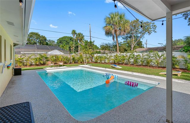 12271 137TH STREET N, Largo, FL 33774