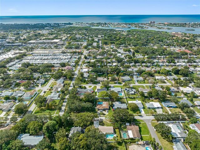 12271 137TH STREET N, Largo, FL 33774