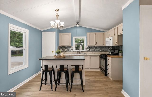 10 VINTAGE LN, Honey Brook, PA 19344