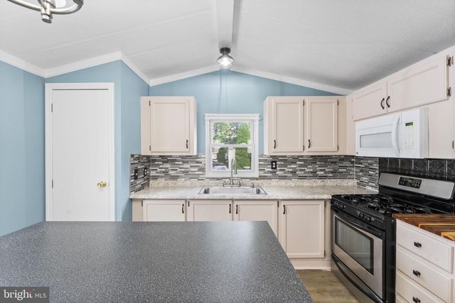 10 VINTAGE LN, Honey Brook, PA 19344