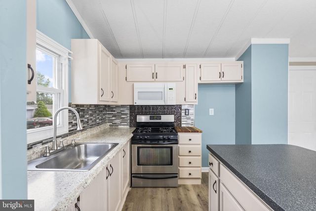 10 VINTAGE LN, Honey Brook, PA 19344