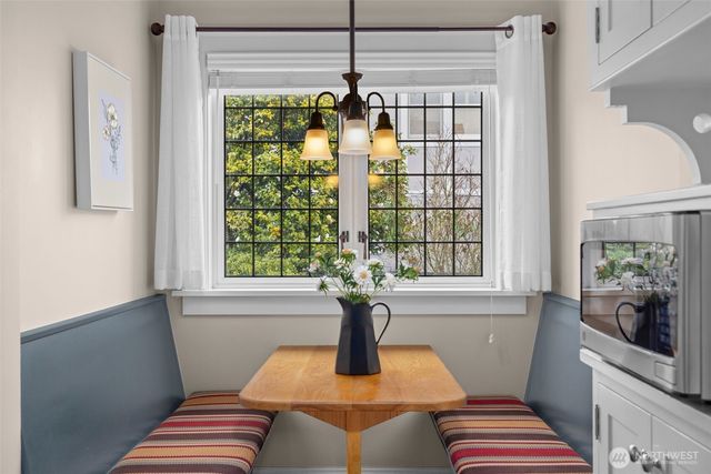 2502 E Roanoke Street, Seattle, WA 98112