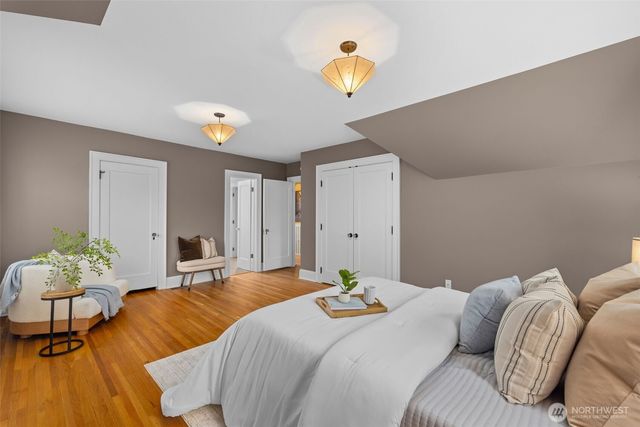 2502 E Roanoke Street, Seattle, WA 98112