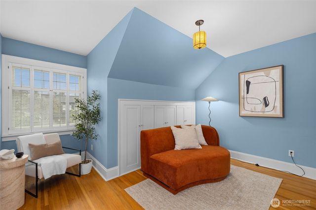 2502 E Roanoke Street, Seattle, WA 98112