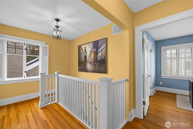 2502 E Roanoke Street, Seattle, WA 98112