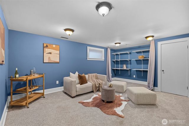 2502 E Roanoke Street, Seattle, WA 98112