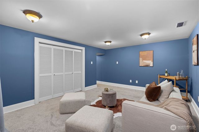 2502 E Roanoke Street, Seattle, WA 98112