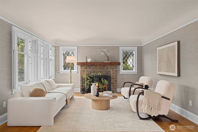 2502 E Roanoke Street, Seattle, WA 98112