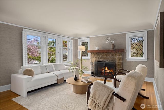 2502 E Roanoke Street, Seattle, WA 98112