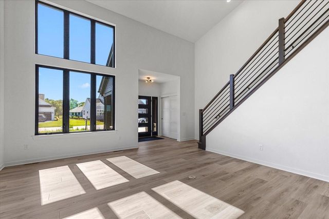 W251N2385 Valleyview CIRCLE, Pewaukee, WI 53072