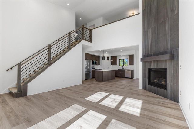 W251N2385 Valleyview CIRCLE, Pewaukee, WI 53072