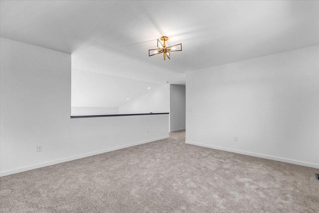 W251N2385 Valleyview CIRCLE, Pewaukee, WI 53072