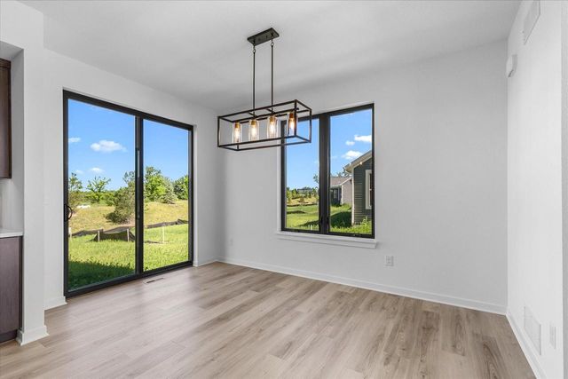W251N2385 Valleyview CIRCLE, Pewaukee, WI 53072