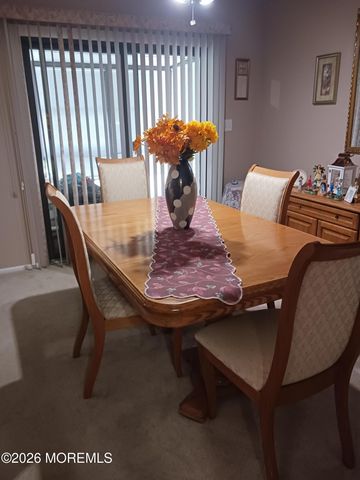 28 Meadow Green Circle F, Englishtown, NJ 07726