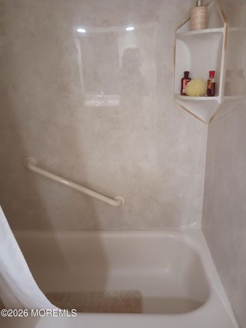 28 Meadow Green Circle F, Englishtown, NJ 07726