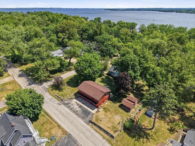 11140 N Ridge Road, Edgerton, WI 53534