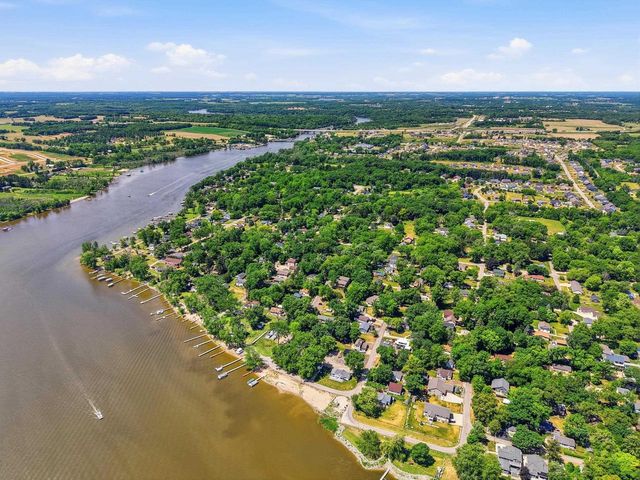 11140 N Ridge Road, Edgerton, WI 53534