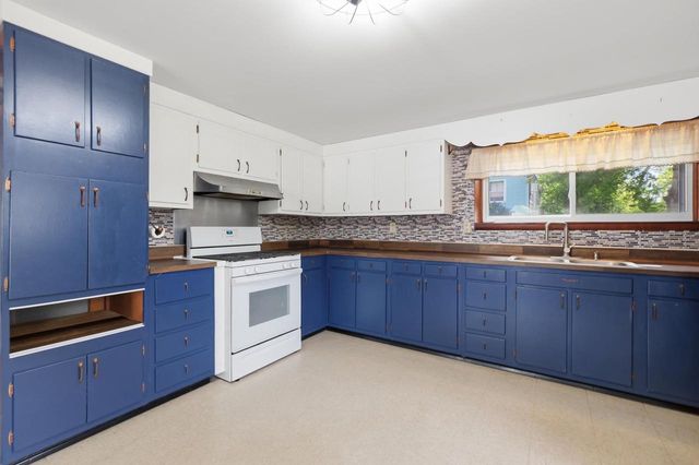 11140 N Ridge Road, Edgerton, WI 53534