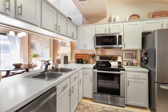 17490 Meandering Way 804, Dallas, TX 75252