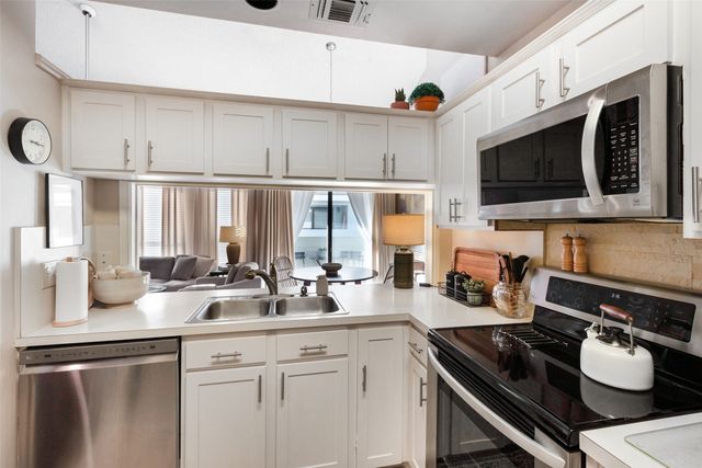 17490 Meandering Way 804, Dallas, TX 75252