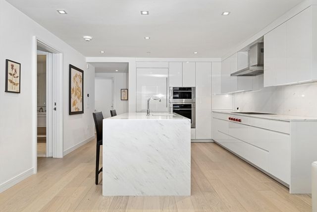 150 Seaport Blvd 8A, Boston, MA 02210