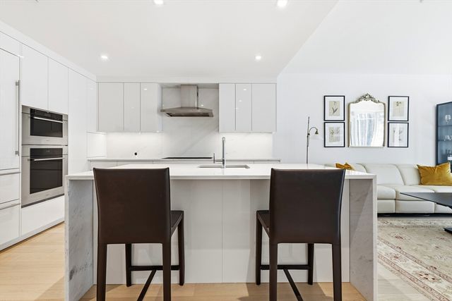 150 Seaport Blvd 8A, Boston, MA 02210