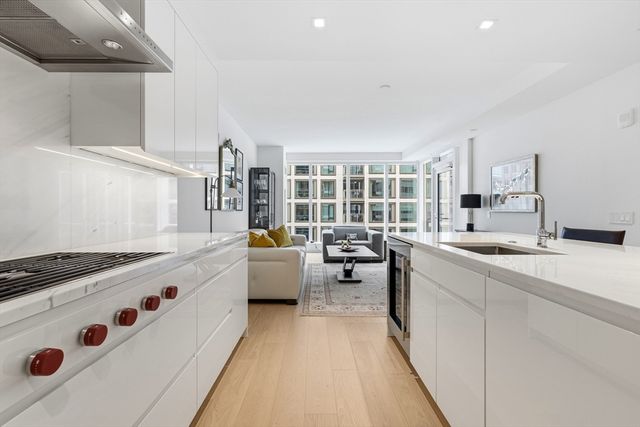 150 Seaport Blvd 8A, Boston, MA 02210