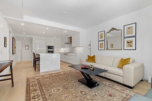 150 Seaport Blvd 8A, Boston, MA 02210