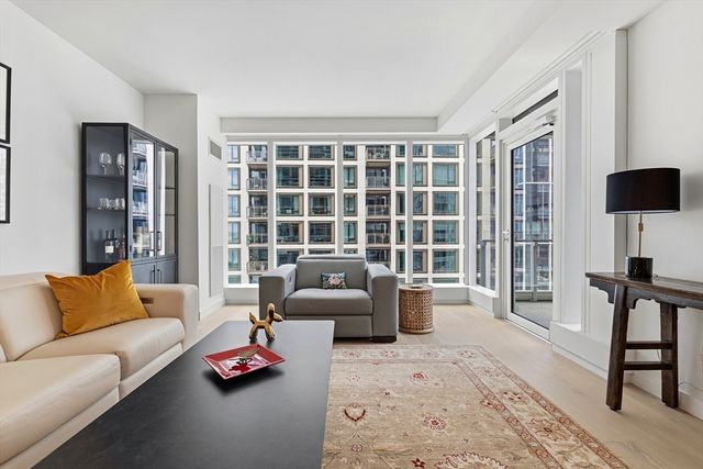 150 Seaport Blvd 8A, Boston, MA 02210