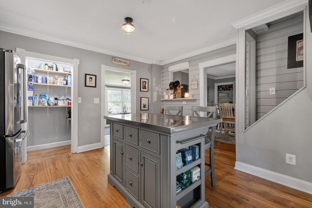 18 E LOUDOUN ST, Round Hill, VA 20141