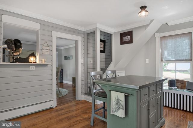 18 E LOUDOUN ST, Round Hill, VA 20141