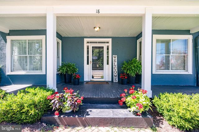 18 E LOUDOUN ST, Round Hill, VA 20141