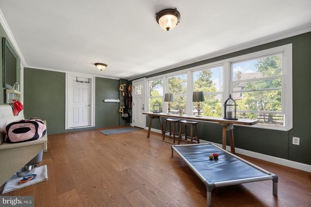 18 E LOUDOUN ST, Round Hill, VA 20141