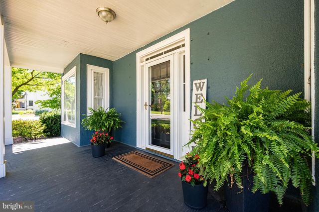 18 E LOUDOUN ST, Round Hill, VA 20141