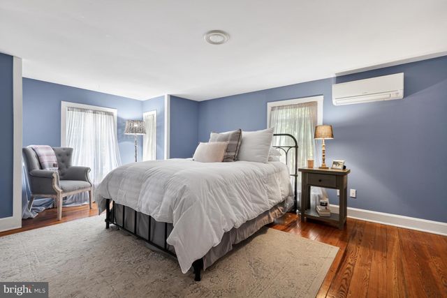 18 E LOUDOUN ST, Round Hill, VA 20141