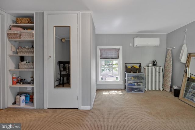 18 E LOUDOUN ST, Round Hill, VA 20141
