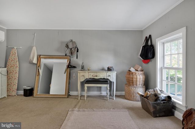 18 E LOUDOUN ST, Round Hill, VA 20141