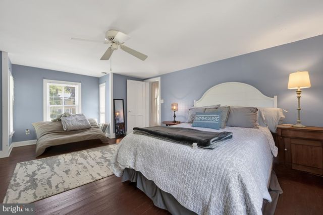 18 E LOUDOUN ST, Round Hill, VA 20141