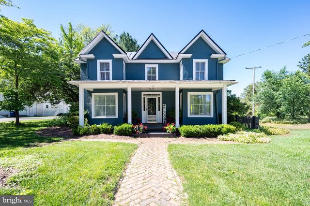 18 E LOUDOUN ST, Round Hill, VA 20141