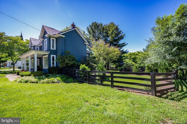 18 E LOUDOUN ST, Round Hill, VA 20141