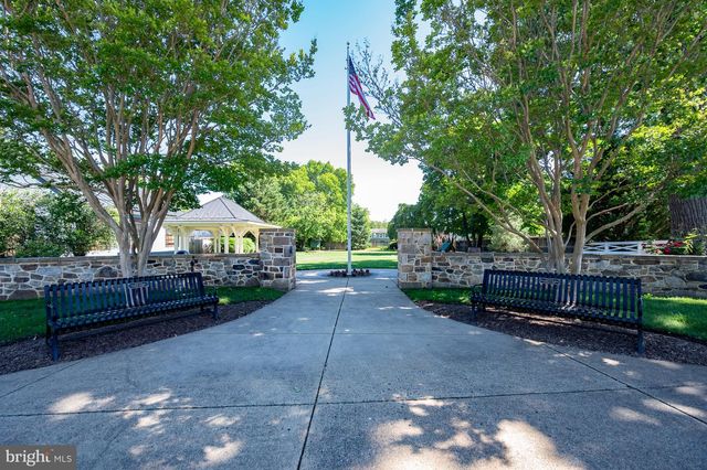 18 E LOUDOUN ST, Round Hill, VA 20141