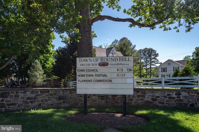 18 E LOUDOUN ST, Round Hill, VA 20141