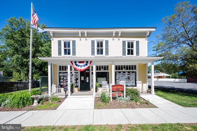 18 E LOUDOUN ST, Round Hill, VA 20141