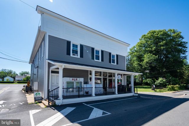 18 E LOUDOUN ST, Round Hill, VA 20141