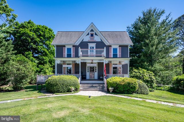 18 E LOUDOUN ST, Round Hill, VA 20141