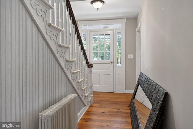 18 E LOUDOUN ST, Round Hill, VA 20141
