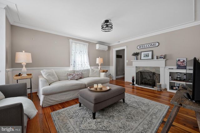18 E LOUDOUN ST, Round Hill, VA 20141