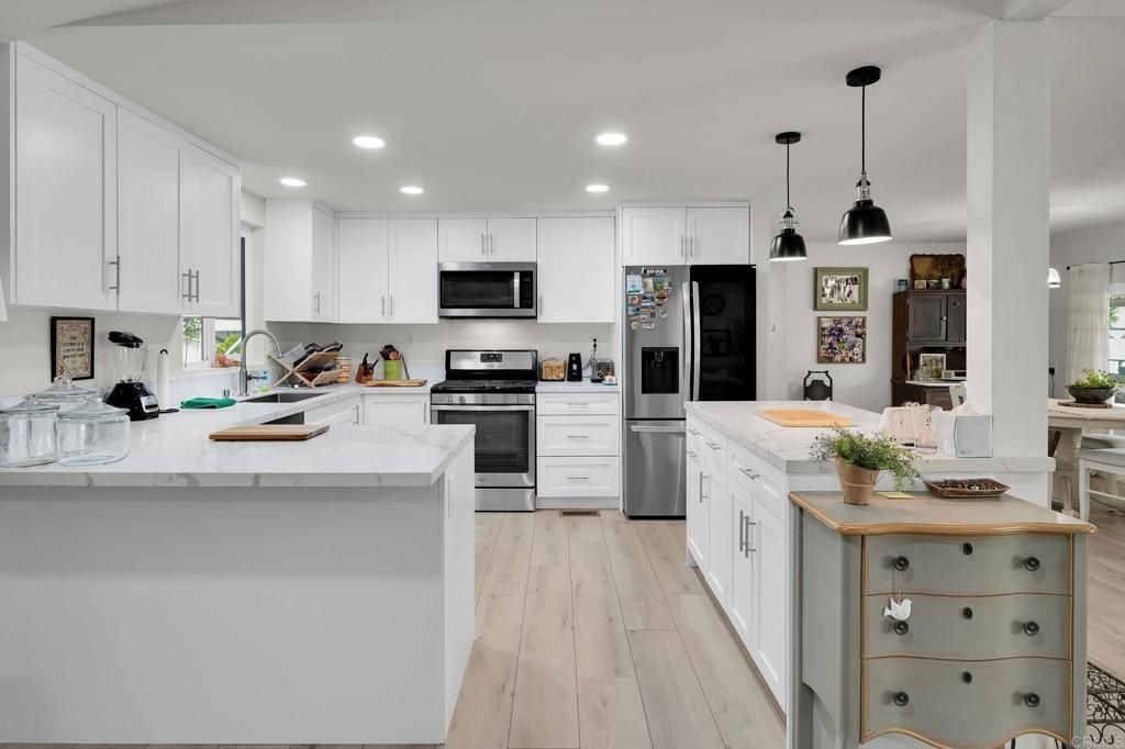 Image 13 of property listing at 9255 N Magnolia Avenue 34, Santee, CA 92071