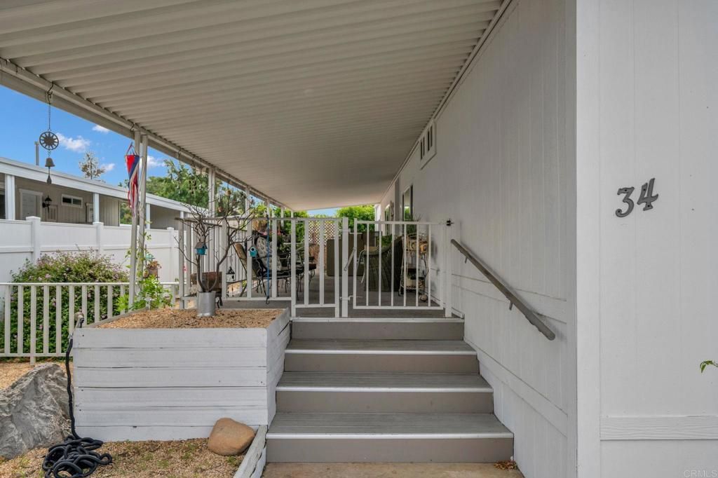 Image 5 of property listing at 9255 N Magnolia Avenue 34, Santee, CA 92071