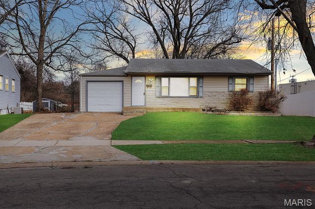 615 Florland Drive, Florissant, MO 63031